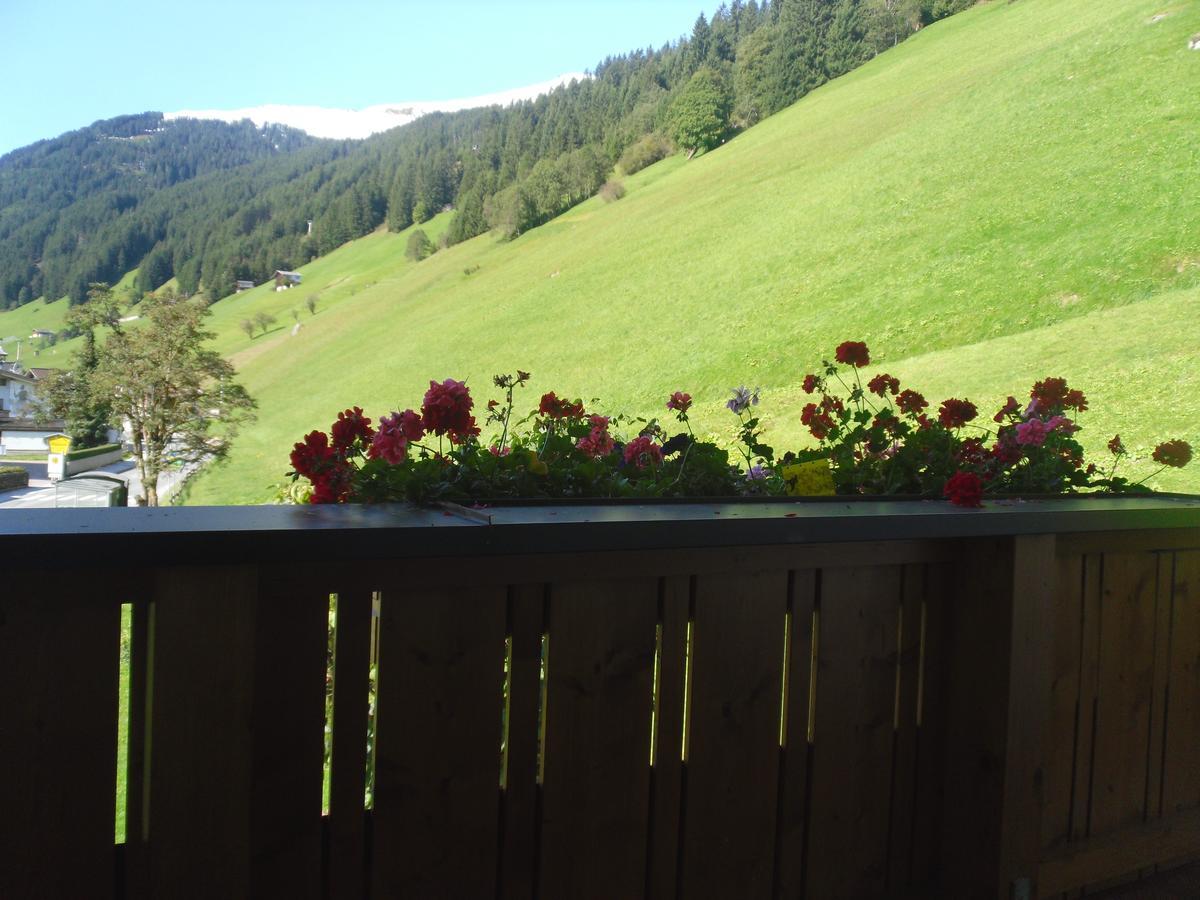 Gruenwaldhof Bed & Breakfast Tux Exterior photo